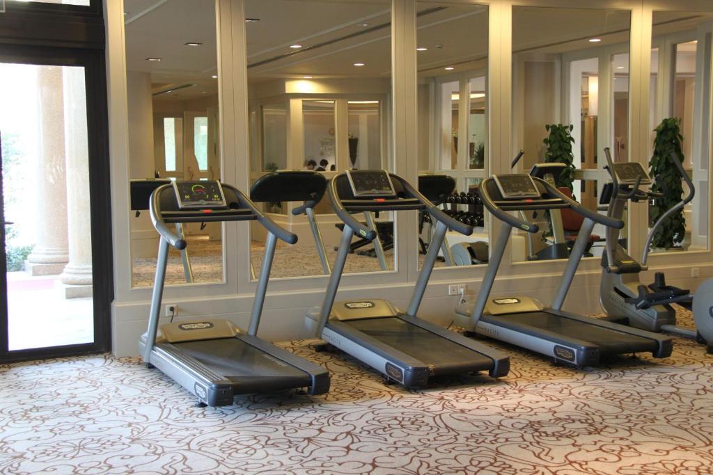 Landison Green Town Hotel Xinchang Bagian luar foto