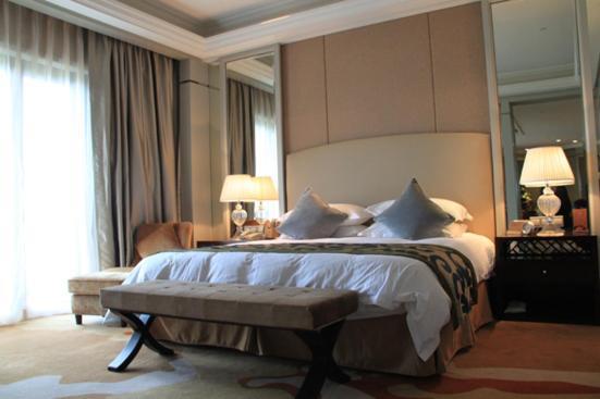 Landison Green Town Hotel Xinchang Ruang foto